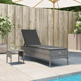 Lounger with gray synthetic rattan cushion and table by , Loungers - Ref: Foro24-4002730, Price: 159,72 €, Discount: %