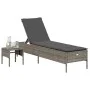 Lounger with gray synthetic rattan cushion and table by , Loungers - Ref: Foro24-4002730, Price: 159,72 €, Discount: %