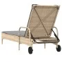 Tumbona con ruedas y cojín ratán sintético beige de , Tumbonas - Ref: Foro24-368311, Precio: 171,35 €, Descuento: %