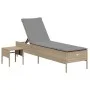 Tumbona con cojín y mesita ratán sintético beige de , Tumbonas - Ref: Foro24-4002731, Precio: 168,19 €, Descuento: %