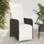 Zwei Garten-Liegestühle mit verstellbarer Rückenlehne und Kissen aus schwarzem Kunststoff-Rattan. von , Gartenstühle - Ref: F...