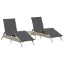 Liegestühle mit Tisch, 2 Stück, aus hellem grauem Kunststoff-Rattan. von , Liegen - Ref: Foro24-4002715, Preis: 280,54 €, Rab...