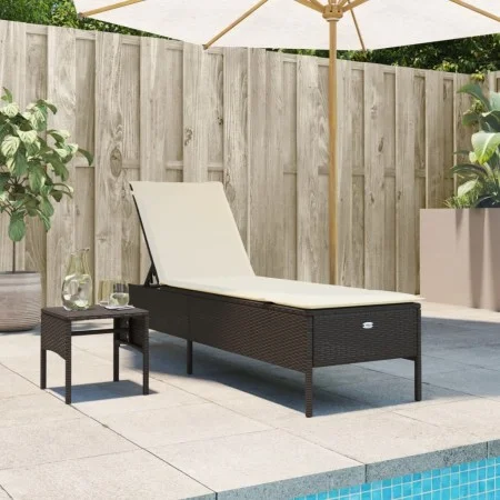 Lounger with cushion and brown synthetic rattan side table by , Loungers - Ref: Foro24-4002729, Price: 168,19 €, Discount: %
