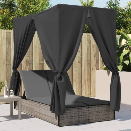 Doppel-Liegestuhl mit Dach und Vorhängen aus grauem synthetischem Rattan. von , Liegen - Ref: Foro24-368074, Preis: 303,75 €,...