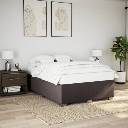Cama sin colchón tela marrón oscuro 140x200 cm de , Camas y somieres - Ref: Foro24-3284481, Precio: 174,42 €, Descuento: %