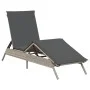 Liegestuhl mit hellem grauem synthetischem Rattan-Kissen. von , Liegen - Ref: Foro24-4002706, Preis: 144,30 €, Rabatt: %