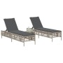 Liegestühle mit Tisch, 2 Stück, aus hellem grauem Kunststoff-Rattan. von , Liegen - Ref: Foro24-4002751, Preis: 278,25 €, Rab...