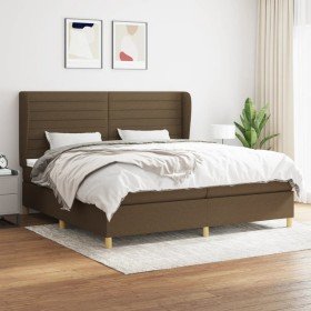 Cama box spring con colchón tela marrón oscuro 200x200 cm en Camas y somieres | Comprar online en Foro24