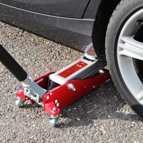Carpoint Gato hidráulico trolley acero 2 ruedas 1500 kg by , Forklifts - Ref: Foro24-445121, Price: 180,45 €, Discount: %