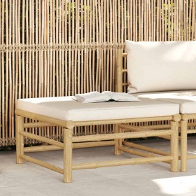 Reposapiés de jardín bambú con cojín blanco crema
