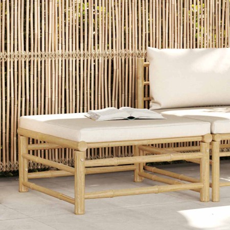 Reposapiés de jardín bambú con cojín blanco crema