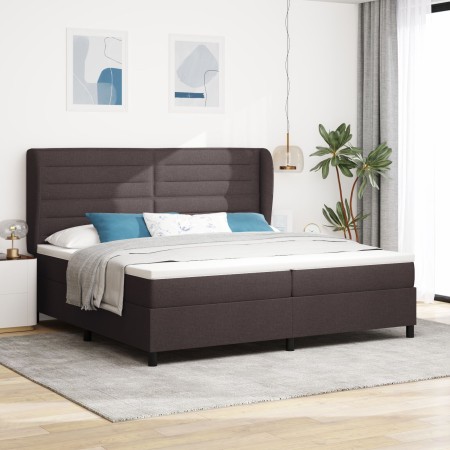 Cama con somier y colchón Marrón Oscuro 200x200 cm Tela de , Camas y somieres - Ref: Foro24-3340525, Precio: 701,40 €, Descue...