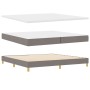 Cama con Somier y Colchón Taupe 200x200 cm Tela, Cabecera Diseño de Líneas Taupe 200 cm Tela von , Betten und Lattenroste - R...