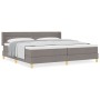 Cama con Somier y Colchón Taupe 200x200 cm Tela, Cabecera Diseño de Líneas Taupe 200 cm Tela von , Betten und Lattenroste - R...