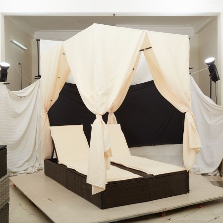 Sofá de sol doble  con techo y cortinas de ratán marrón | Foro24.es | Tu tienda online para hogar, jardín y más Foro24.es