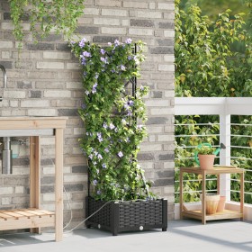 Maceteros de jardín con sistema de riego por agua