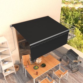 Toldo automático retráctil con persiana gris