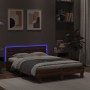 Estructura de cama cabecero y luces LED marrón roble 135x190 cm