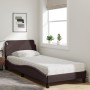 Cama con colchón tela marrón oscuro 90x190 cm