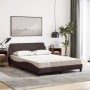 Cama con colchón tela marrón oscuro 140x190 cm