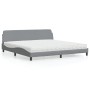 Cama con colchón tela gris claro 200x200 cm