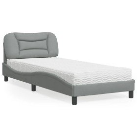 Cama con colchón tela gris claro 90x190 cm en Camas y somieres | Comprar online en Foro24