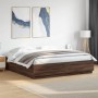 Estructura de cama con luces LED madera roble marrón 200x200 cm