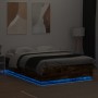 Estructura cama con luces LED madera roble ahumado 140x200 cm