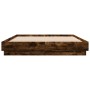 Estructura de cama con luces LED roble ahumado 150x200 cm