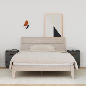 Mesitas de noche 2 uds madera maciza de pino gris 40x34x55 cm de vidaXL, Mesitas de noche - Ref: Foro24-818310, Precio: 91,17...