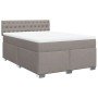 Cama box spring con colchón tela gris taupe 140x190 cm en Camas y somieres | Comprar online en Foro24