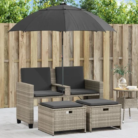 Sofá jardín 2 plazas sombrilla y taburetes ratán PE gris claro by , Outdoor sofas - Ref: Foro24-365888, Price: 245,78 €, Disc...