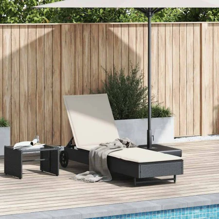 Tumbona con ruedas y cojín ratán sintético negro de , Tumbonas - Ref: Foro24-4104033, Precio: 161,49 €, Descuento: %