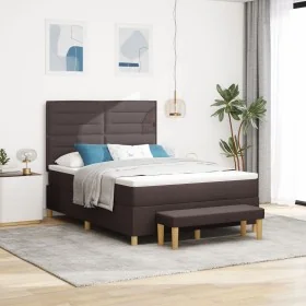 Cama con base de resortes con colchón y banco